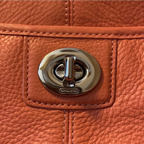 Pink Coach Purse! Never Used - Brand New - Picture 4 of 6